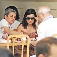 Özgü Namal... BABASI KALP KRİZİ GEÇİRDİ!