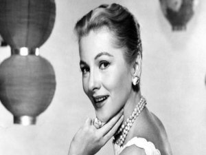 Joan Fontaine...DÜNYA SİNEMASINDAN BİR YILDIZ DAHA KAYDI!
