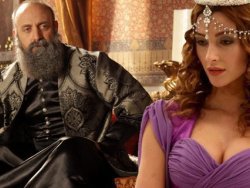 Özge Ulusoy... SULTAN SÜLEYMAN`IN YENİ GÖZDESİ!