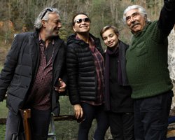 Demet Akbağ... DİZİ ÇEKİMLERİ NEDENİYLE TÜM AİLE ÇAMLIHEMŞİN`DE BULUŞTU!