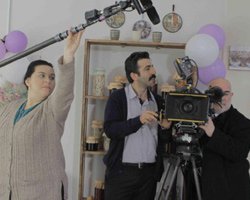 `Beni Böyle Sev`... SETTE YER YERİNDEN OYNADI!