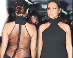 Hülya Avşar... PHOTOSHOPSUZ DEKOLTE!