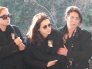 Özgü Namal...EN ACI GÜNÜNDE ESKİ SEVGİLİLERDEN DESTEK!