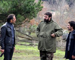 `Kaçak`... SERHAT VE ERTAN YİNE KARŞI KARŞIYA!