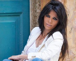 Yasmin Levy... BEBEĞİ İLE İSTANBUL`DA BARIŞ ŞARKILARI SÖYLEYECEK!