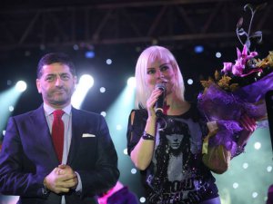 `Engelsiz Yılbaşı`... KONSER ATEŞİ GECEYİ ISITTI!