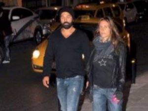 Bennu Gerede...SEVGİLİYE MÜTHİŞ JEST!