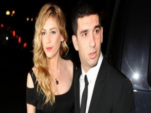 Sinem Kobal-Arda Turan...ARALARINDA SERT RÜZGARLAR ESİYOR!