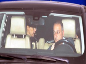 Ebru Gündeş-İbrahim Tatlıses...İKİ STAR`IN METRİS CEZAEVİ ZİYARETİ!