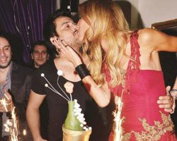 Çağla Şikel Altuğ-Emre Altuğ... DOĞUM GÜNÜ RESİMLERİNİ KİM SIZDIRDI?