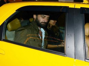 Özlem Yıldız-Akın Altan...KAFALARI KARIŞTIRAN TAKSİ!