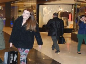 Selen Soyder... ALIŞ VERİŞ KEYFİ!