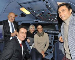 ÜNLÜLER KOKPİT`TE!