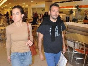 Ali Sunal-Zeynep Düvenci...AŞKLARI DOLU DİZGİN!