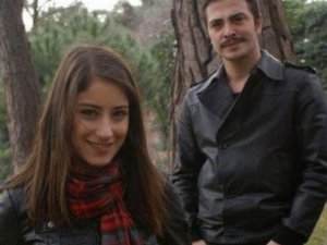 Hazal kaya-Ahmet Kural...TEHLİKELİ YAKINLAŞMA!
