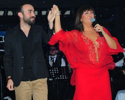 Sibel Can... `KIŞ MASALI`NI BESTECİSİYLE ELELE OKUDU!