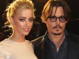 Johnny Depp...KARAYİP KORSANI GİZLİCE NİŞANLANDI MI?