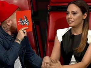 Athena Gökhan...EBRU GÜNDEŞ`İ NASIL ZOR DURUMDA BIRAKTI?