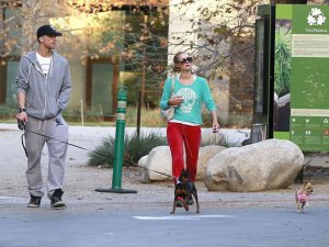 Paris Hilton...MAKYAJSIZ HALİ GÖRENLERİ ŞAŞIRTTI!