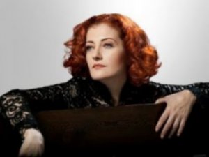 Candan Erçetin...FRANSA`DAN DEVLET NİŞANI!