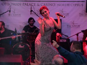 Yıldız Tilbe... ANNEANNE OLDU!