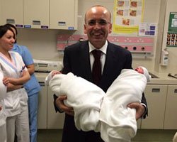 Maliye Bakanı Mehmet Şimşek... İKİZ BABASI OLDU, TWİTTER`DAN DUYURDU!