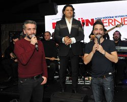 `Düğün Dernek`... TÜM EKİP REKORA KOŞAN GİŞE BAŞARISINI KUTLADI!