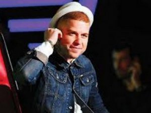 Athena Gökhan..."ONLARIN DÜŞÜNDÜĞÜ MÜSLÜMAN OLAMAM"!