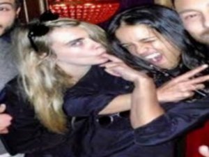 Cara Delevinge-Micheal Rodriguez... LEZBİYEN AŞIKLAR,ÇILGINLIKLARIYLA PARMAK ISIRTTIRIYOR!