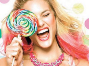 Bar Rafaeli...SEKSİ TOP MODEL ASKER KAÇAĞI ÇIKTI!