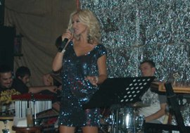 Özel Haber / Zeynep Mansur? ERDEK'DE  BAR AÇTI?