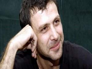 Nejat İşler...İSTEĞİ ÜZERİNE BAŞKA BİR HASTANEYE NAKLEDİLDİ!