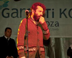 BİNLERCE KALP AKKOZA`DA HALİL SEZAİ İLE BİRLİKTE ATTI`