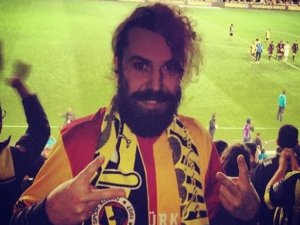 Halil Sezai... RAKİP TAKIMA, GALATASARAY FORMASI GİYEREK DESTEK!