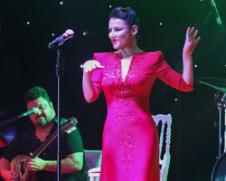 Deniz Seki... BAŞKENT`TE `ESKİMEYEN AŞK ŞARKILARI`