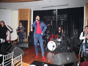 Rober Hatemo..."ESKİ KAŞARA BAYILIRIM"! HEM GÜLDÜRDÜ HEM OYNATTI...