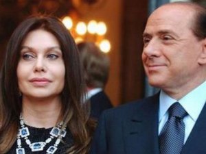 Silvio Berlusconi...23 YILLIK BİRLİKTELİK TEK KALEMDE BİTTİ!