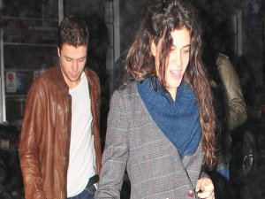 Berrak Tüzünataç-Tolga Sarıtaş...MİHRUNİSA HATUN,ŞEHZADE CİHANGİR`LE SOBELENDİ!