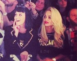 Katy Perry-Rita Ora Milan... DEFİLE İZLEMEYE GELDİLER,PODYUMA ÇIKTILAR!