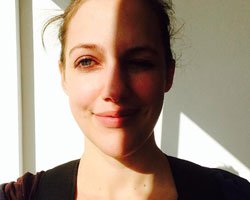 Meryem Uzerli... BİR YANI AYDINLIK, BİR YANI KARANLIK, ARAF`TA KALDI!