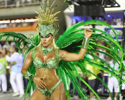 RİO KARNAVALI YÜREK HOPLATAN GÖRÜNTÜLERLE BAŞLADI!