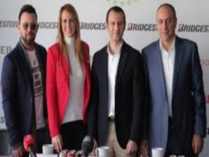 TENİSE GÖNÜL VERENLER VE ÜNLÜ İSİMLER  BİR ARAYA GELDİ!