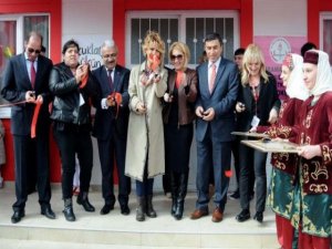 Gülben Ergen...BİR ANLAMLI PROJEYE DAHA İMZA ATTI!