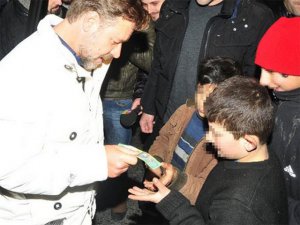 Russell Crowe...GLADYATÖR ÇOK BONKÖR ÇIKTI!