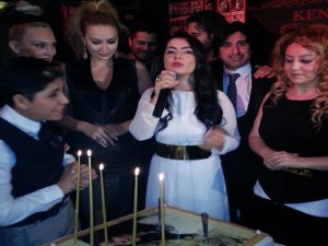 Elif Altıntaş...GÜZEL SESİ VE GÜZEL YÜREĞİYLE TÜRKÜLERE YENİDEN MERHABA DİYOR!