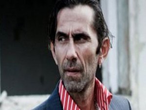 Peker Açıkalın...YATTIĞI HASTANEDE Kİ MUZİP HALLERİ, BAŞINA İŞ AÇTI!