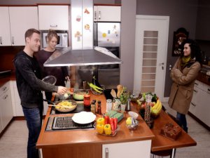 Güneşi Beklerken... ZEYNEP KISKANÇLIK KRİZİNE GİRİYOR!