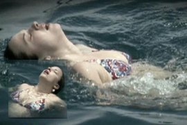 Ayşe Özyılmazel? BİKİNİLİ !