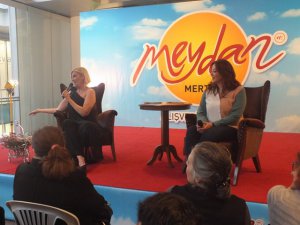 Oya Aydoğan-Çiğdem Tunç...DÜNYA KADINLAR GÜNÜ İÇİN BİR ARAYA GELDİLER!