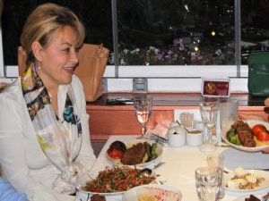 Magazinkolik Özel / Demet Sabancı Çetindoğan... İŞ DÜNYASININ DUAYENİ, LEZZET KEŞFİNDE!